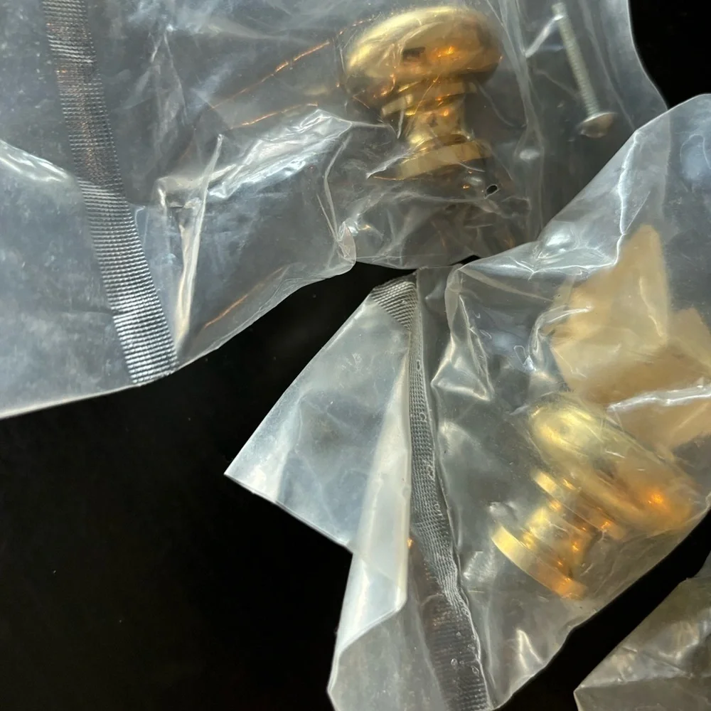 Set of‎ 2 cabinet door knobs Solid brass. New
